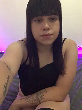 Snapshot of Karolsinhapriv chatting on January 29, 3:44 am Karolsinhapriv online show from January 29, 3:44 am