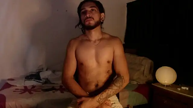 Snapshot of maxximus_100 chatting on January 13, 6:27 am maxximus 100 online show from January 13, 6:27 am