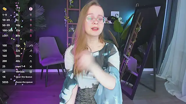 Snapshot of CassieCool chatting on February 25, 11:55 pm CassieCool online show from February 25, 11:55 pm