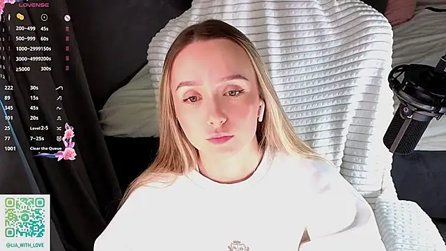 HollisBeckett online show from February 26, 3:05 am