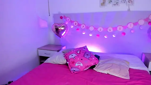 Kimkalifa  online show from February 8, 3:31 pm