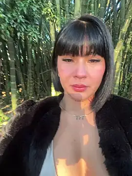 VictoriaEva online show from December 8, 11:35 am