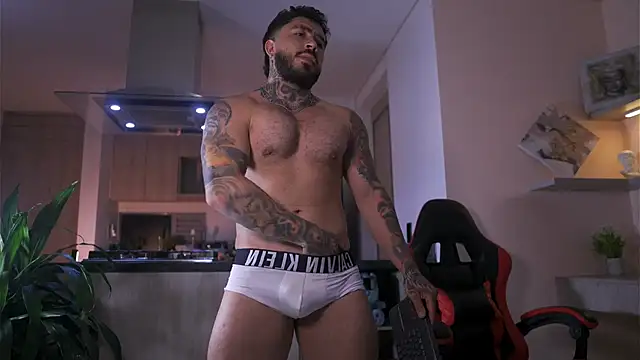 Snapshot of LeoSalvatore_ chatting on October 10, 3:38 am LeoSalvatore  online show from October 10, 3:38 am