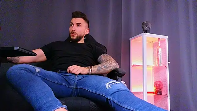 MightyAaron66 online show from February 13, 12:00 pm