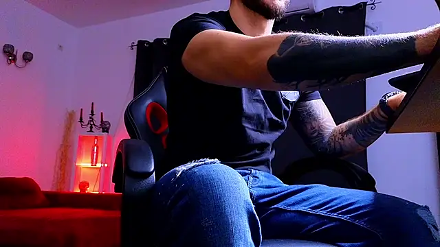 MightyAaron66 online show from September 16, 1:28 am