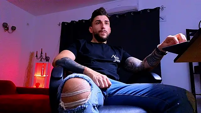 MightyAaron66 online show from October 7, 4:42 am