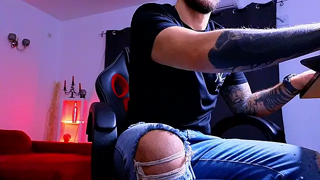 MightyAaron66 online show from October 15, 1:28 am