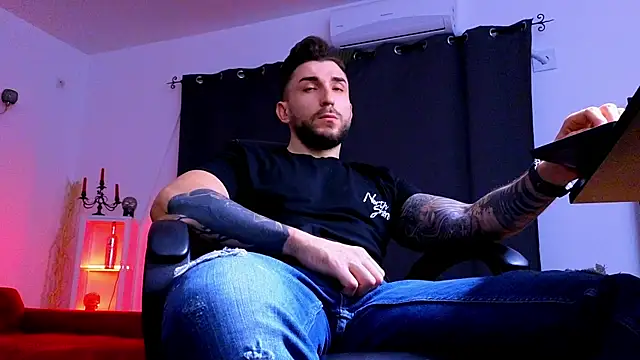 MightyAaron66 online show from January 17, 5:27 pm