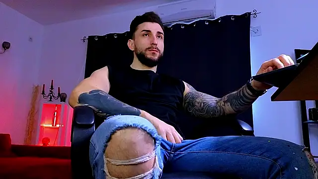 MightyAaron66 online show from February 17, 9:28 am