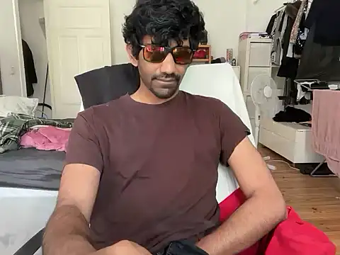 dominanthubby online show from June 16, 7:44 am