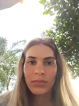 cuteluci  online show from January 3, 10:40 pm