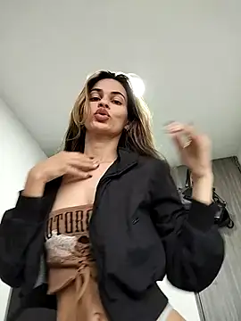 cuteluci  online show from February 17, 11:34 am