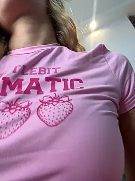 cuteluci  online show from March 11, 11:16 am