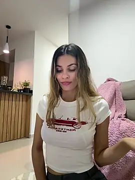 cuteluci  online show from July 8, 6:40 am
