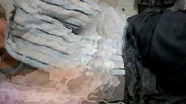 Snapshot of Emilylyn2501 chatting on December 25, 12:48 am Emilylyn2501 online show from December 25, 12:48 am