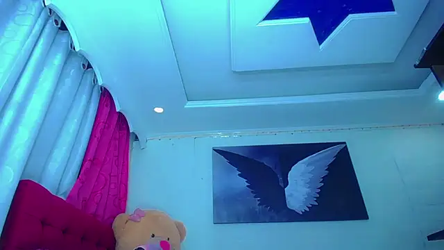 NahomiCamper online show from December 14, 4:45 pm