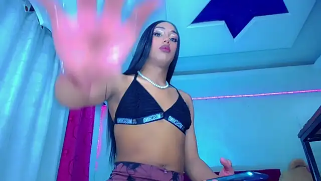 NahomiCamper online show from May 4, 11:56 pm
