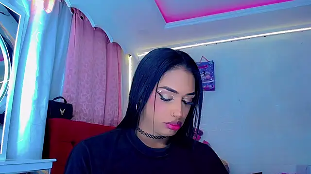 NahomiCamper online show from June 11, 1:49 am