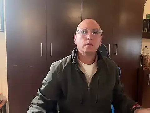 alanan881 online show from December 3, 4:14 am