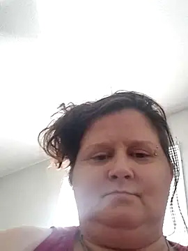 Snapshot of staceysmomfow chatting on January 1, 7:43 pm staceysmomfow online show from January 1, 7:43 pm