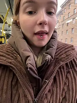 Baby Tiny online show from December 8, 11:35 am