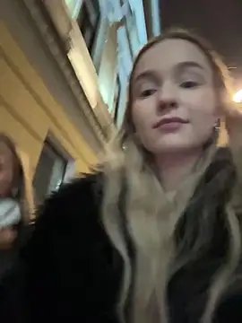 Baby Tiny online show from December 25, 9:00 pm