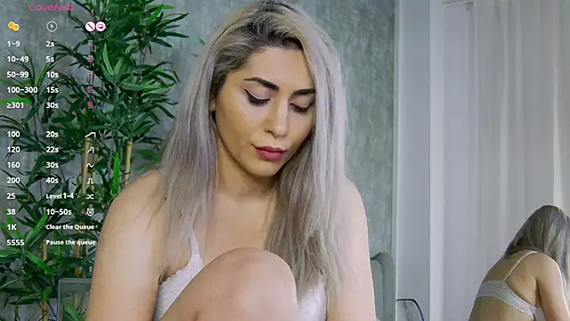 Snapshot of CelineMeyerr chatting on February 18, 6:26 am CelineMeyerr online show from February 18, 6:26 am