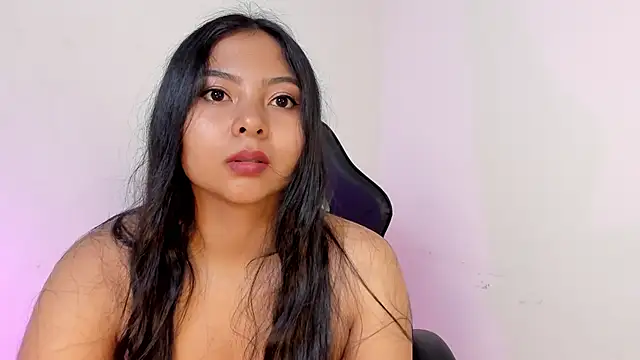 Snapshot of emma_980 chatting on December 29, 2:27 am emma 980 online show from December 29, 2:27 am