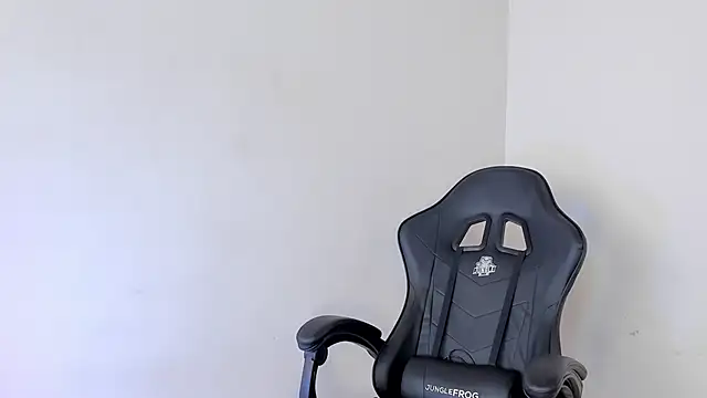 Snapshot of emma_980 chatting on January 30, 2:58 pm emma 980 online show from January 30, 2:58 pm