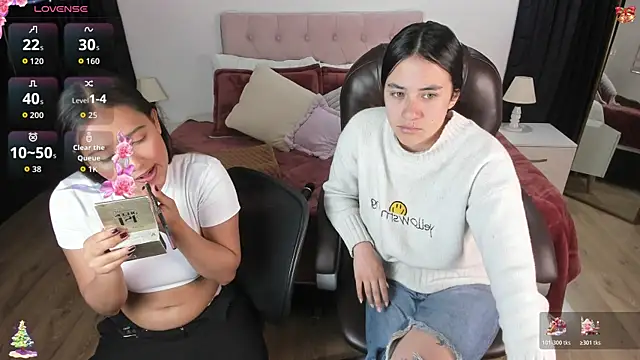 Snapshot of Icysweetcam chatting on November 8, 10:59 am Icysweetcam online show from November 8, 10:59 am