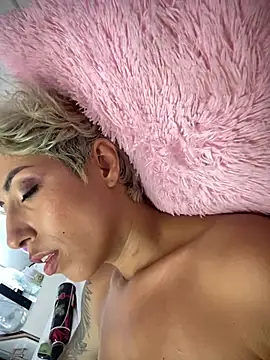 Snapshot of MONSYHOT1 chatting on February 1, 12:29 am MONSYHOT1 online show from February 1, 12:29 am