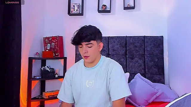 Snapshot of nolan_twink1 chatting on October 9, 3:21 pm nolan twink1 online show from October 9, 3:21 pm