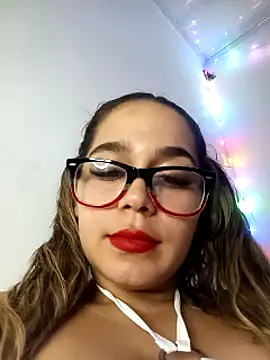 Snapshot of LaurenWelly_ chatting on January 25, 2:15 am LaurenWelly online show from January 25, 2:15 am