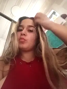 Snapshot of LaurenWelly_ chatting on January 25, 10:39 pm LaurenWelly online show from January 25, 10:39 pm