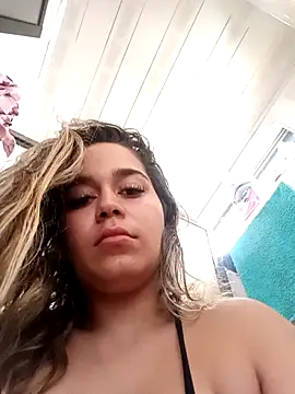 Snapshot of LaurenWelly_ chatting on January 26, 2:19 pm LaurenWelly online show from January 26, 2:19 pm