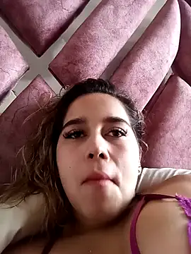Snapshot of LaurenWelly_ chatting on January 27, 9:33 pm LaurenWelly online show from January 27, 9:33 pm