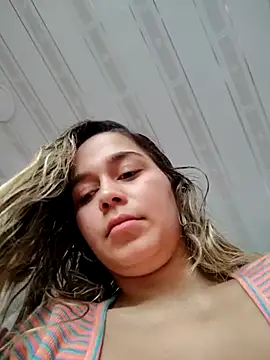 Snapshot of LaurenWelly_ chatting on February 22, 8:42 pm LaurenWelly online show from February 22, 8:42 pm
