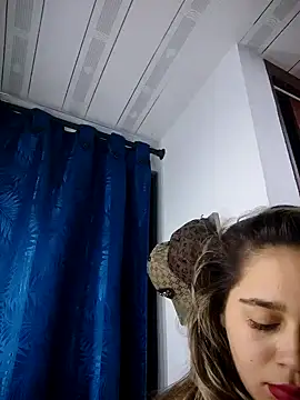Snapshot of LaurenWelly_ chatting on September 14, 11:15 pm LaurenWelly online show from September 14, 11:15 pm