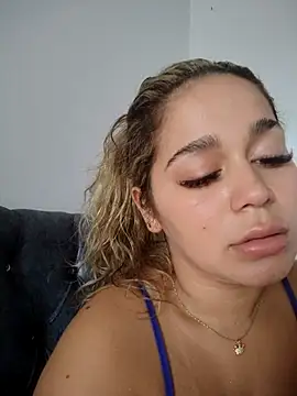 LaurenWelly  online show from November 9, 5:55 pm