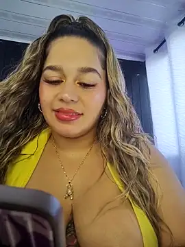 LaurenWelly  online show from March 13, 9:54 pm