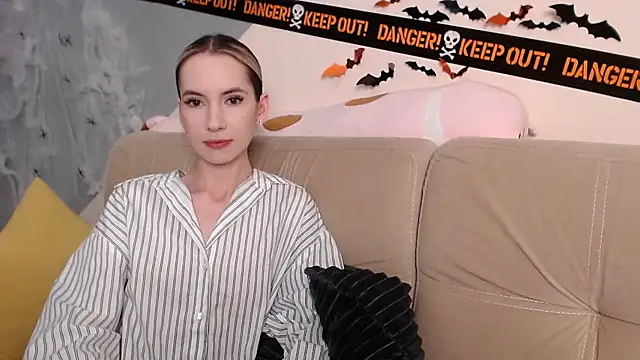 Snapshot of AmbrielHailey chatting on November 3, 8:04 am AmbrielHailey online show from November 3, 8:04 am