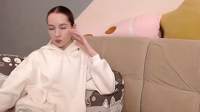 AmbrielHailey online show from May 1, 7:46 am