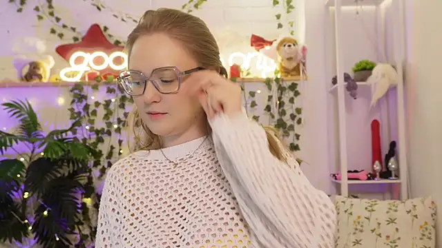 MonicaAsis online show from February 28, 7:15 pm