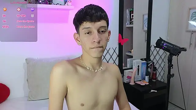 milky  boy  online show from March 7, 3:51 am