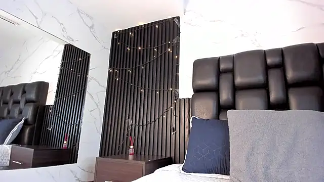 Snapshot of AuroraBon chatting on November 12, 3:01 pm AuroraBon online show from November 12, 3:01 pm