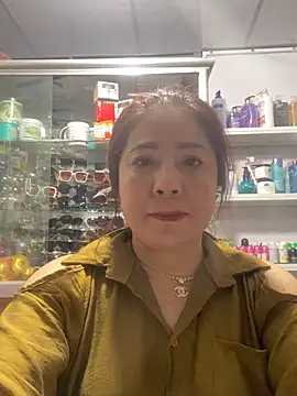 Snapshot of Cesywet chatting on February 12, 1:52 am Cesywet online show from February 12, 1:52 am