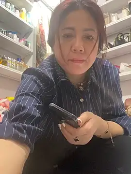 Snapshot of Cesywet chatting on February 25, 7:31 am Cesywet online show from February 25, 7:31 am