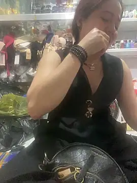 Snapshot of Cesywet chatting on March 8, 10:11 am Cesywet online show from March 8, 10:11 am