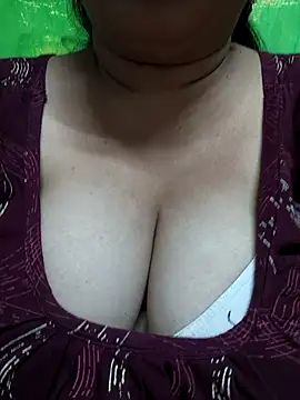 Snapshot of Rinki_Guptaa chatting on February 14, 6:19 pm Rinki Guptaa online show from February 14, 6:19 pm