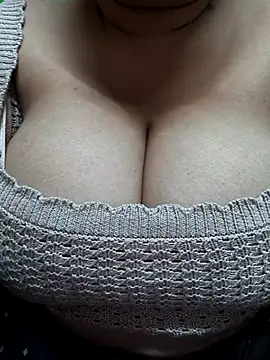 Snapshot of Rinki_Guptaa chatting on February 15, 6:01 pm Rinki Guptaa online show from February 15, 6:01 pm